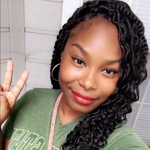 Meet your Posher, Leslie